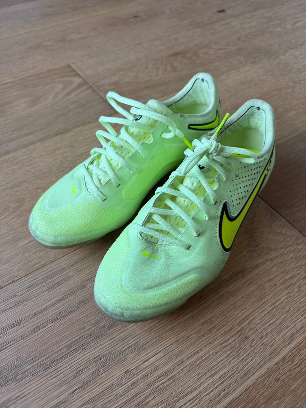 Nike Tiempo Legend 9 Elite FG Women’s 8.5 or Men’s 7
